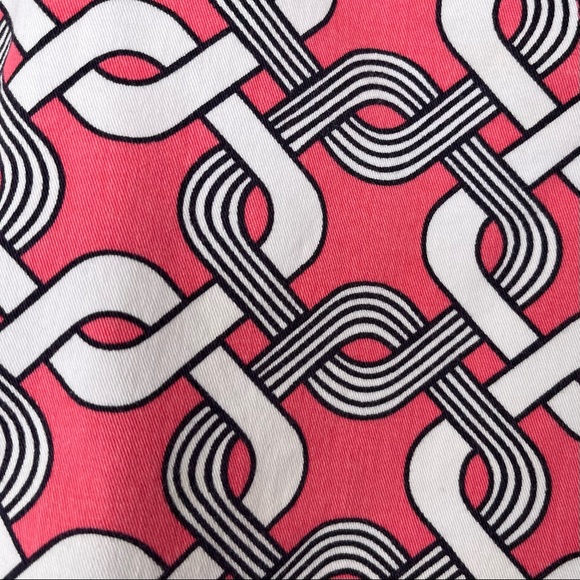 •Crown & Ivy• Patterned Scalloped Hem Shorts -Size 4 - Picture 6 of 10